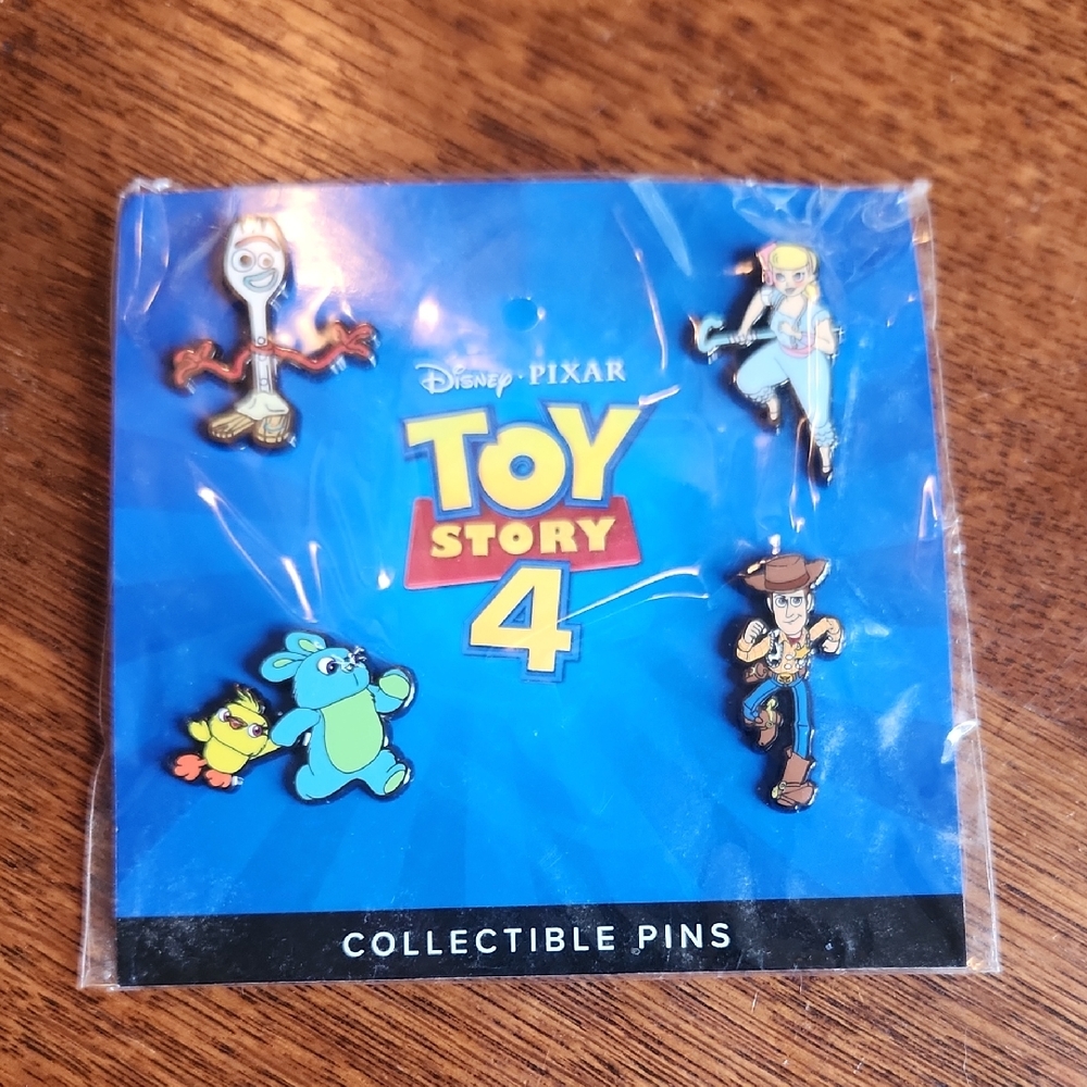 Disney Toy Story 4 Character Pin Set - Blue, Yellow, Green
